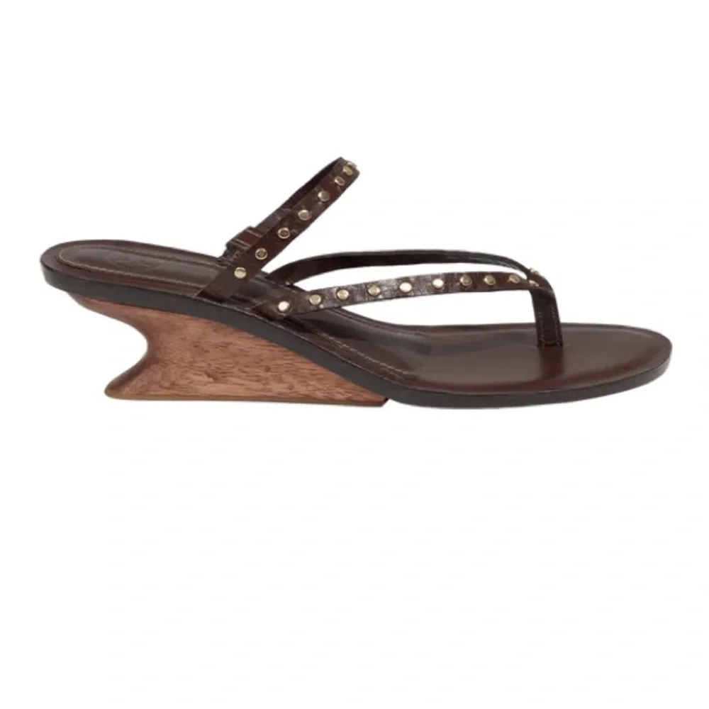 ViX Paula Hermanny | Betina Studded Wedge Sandals | Brown